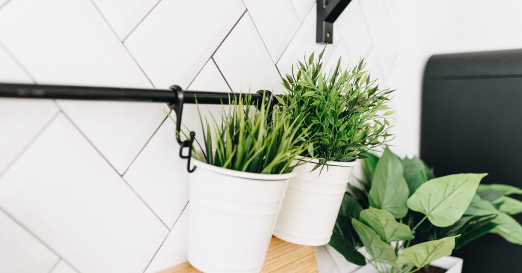 hanging pots 1024x536 - Herb garden ideas: Create an indoor or outdoor herb garden oasis