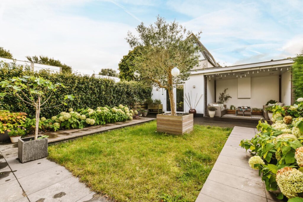 40 Small Garden Design Ideas: Genius Tips for Tiny Spaces 13246 1024x683 - 40 Small Garden Design Ideas: Genius Tips for Tiny Spaces