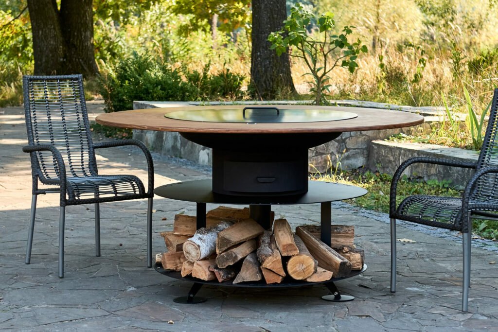 40 Small Garden Design Ideas: Genius Tips for Tiny Spaces Establish a Focal Point with a Statement Piece 1024x683 - 40 Small Garden Design Ideas: Genius Tips for Tiny Spaces