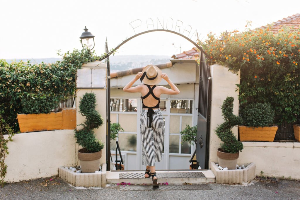 40 Small Garden Design Ideas: Genius Tips for Tiny Spaces Spruce up the front gate 1024x683 - 40 Small Garden Design Ideas: Genius Tips for Tiny Spaces
