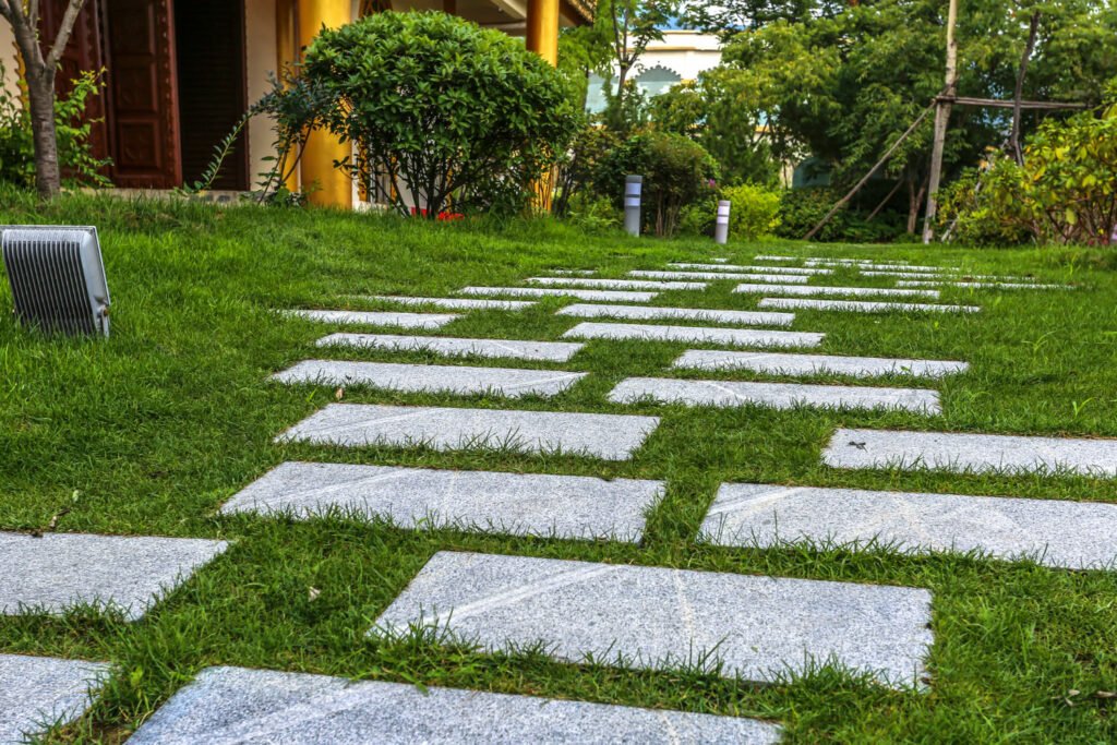 40 Small Garden Design Ideas: Genius Tips for Tiny Spaces Use rectangular paving stones 1024x683 - 40 Small Garden Design Ideas: Genius Tips for Tiny Spaces